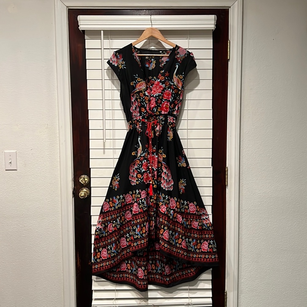 Boho Beach Hut Maxi Dress. Black with pink and blue pattern. Sz Lg